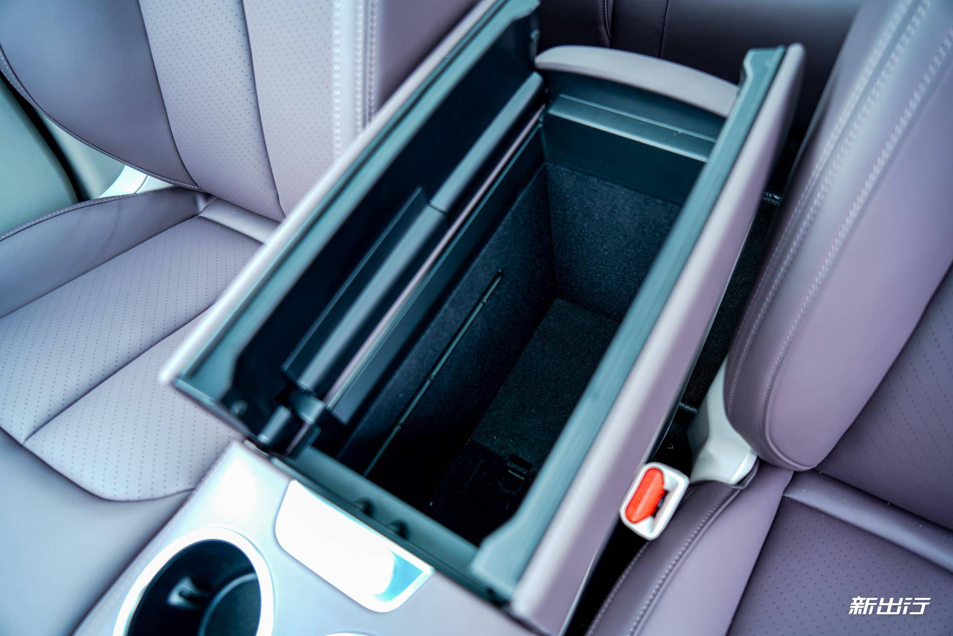 15万的中型SUV体验如何？静态实拍零跑23款C11