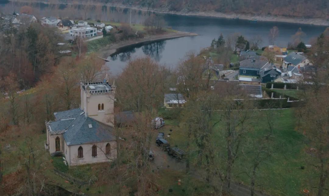 一群疯子，一个落魄王子，483天精心谋划，最终被捕
