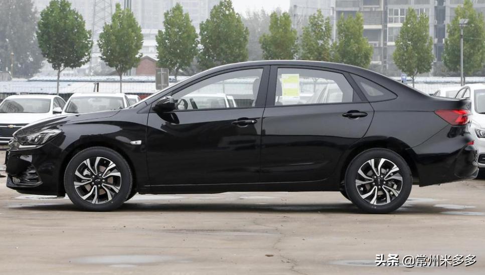 科鲁泽320自动悦享版四缸黑武士,科鲁泽2023款黑武士是b级车吗