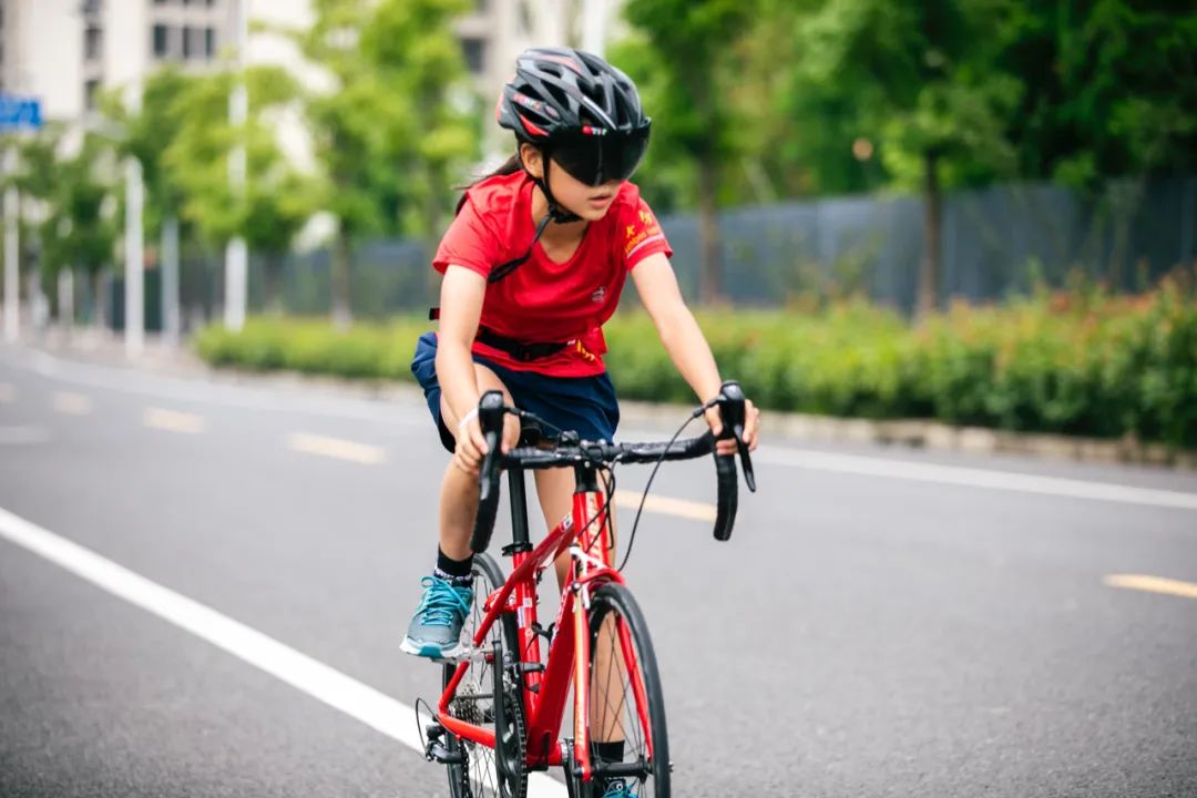 小铁人|王子今：爱美爱笑爱生活，爱疯爱斗爱打铁