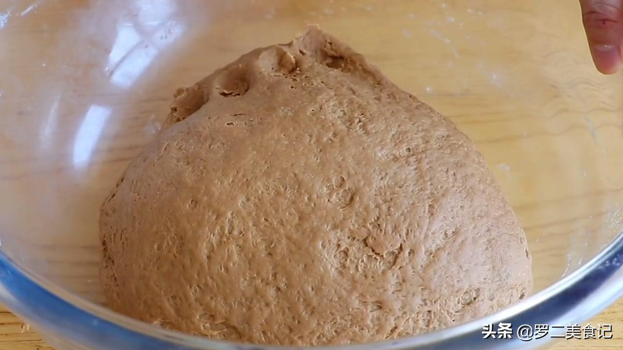 红糖馒头750克面粉放多少水和酵母,自发面粉制作红糖馒头的教程