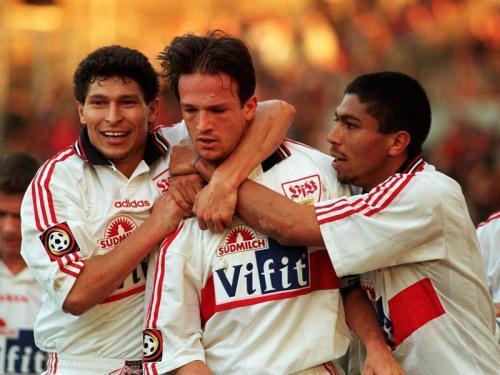 世界足坛前十人,伊涅斯塔哈维梅西三人组msn