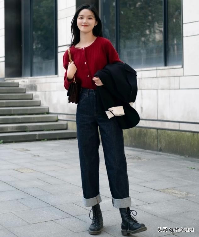 杨幂同款镂空马丁靴显腿粗吗,杨幂带火的鞋子素材