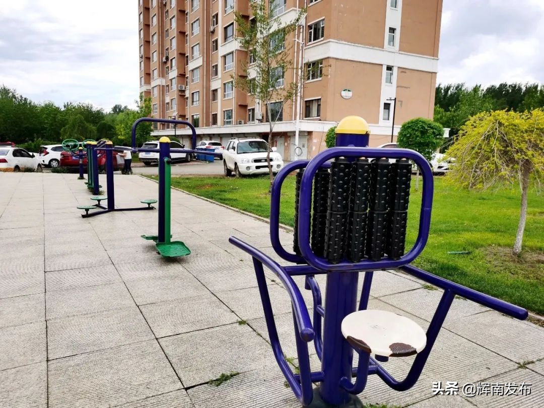 折叠式家用乒乓球桌健身器材,金属底座乒乓球健身器材