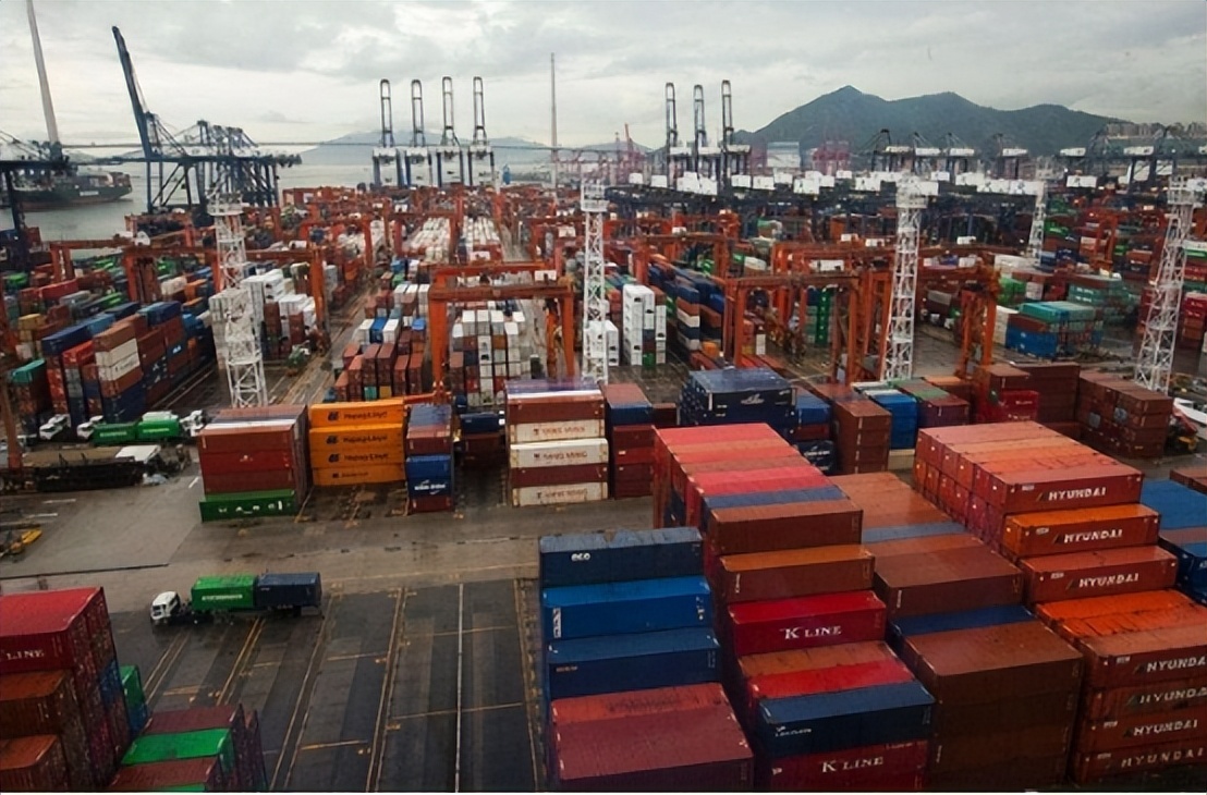 从年入38万的精英到拼命的加班人,中港司机怎么变化这么大?