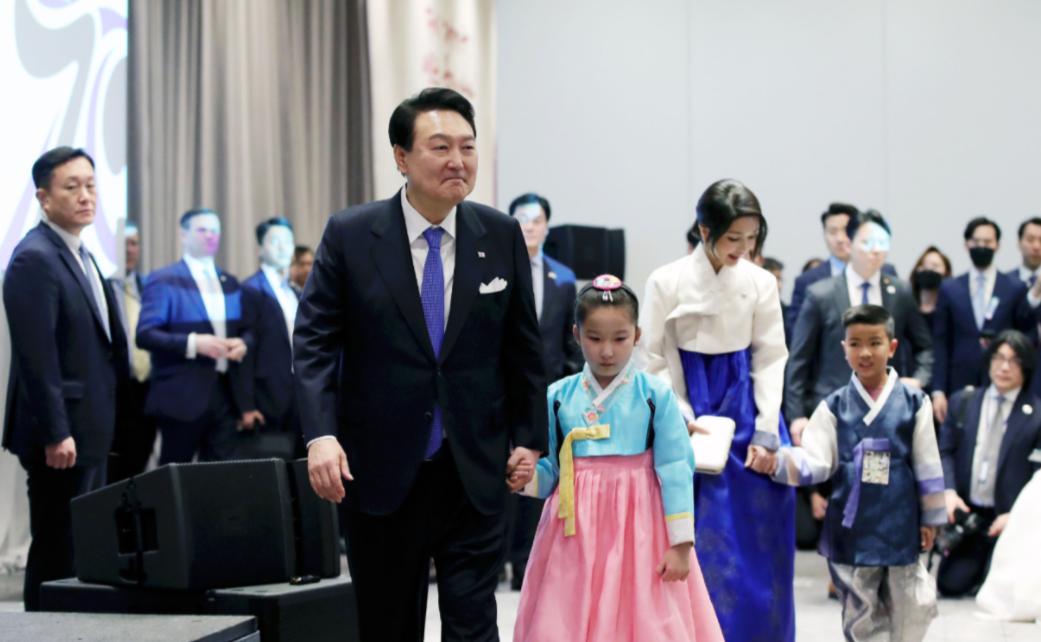 韩国第一夫人穿搭时尚,韩国第一夫人的穿衣打扮