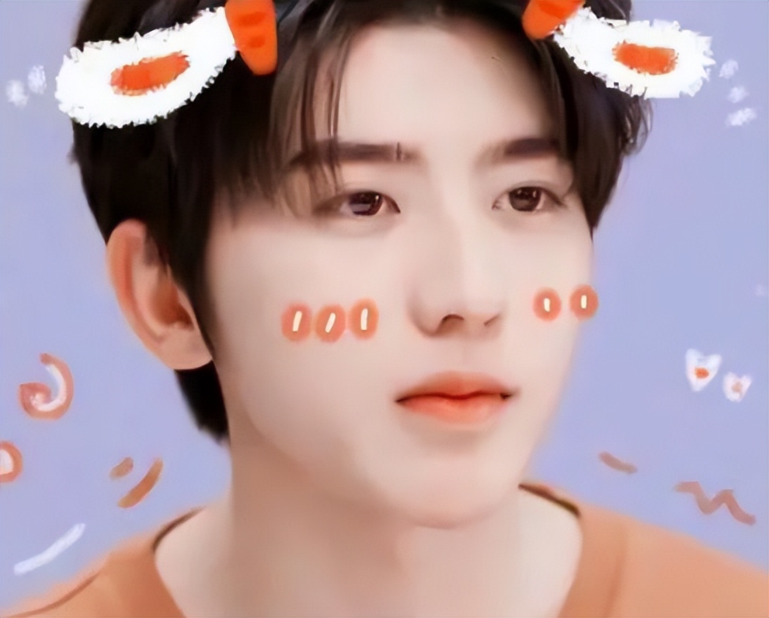 曝蔡徐坤不顾生理期睡粉，血染透床垫，清洁工称房间脏乱似垃圾堆