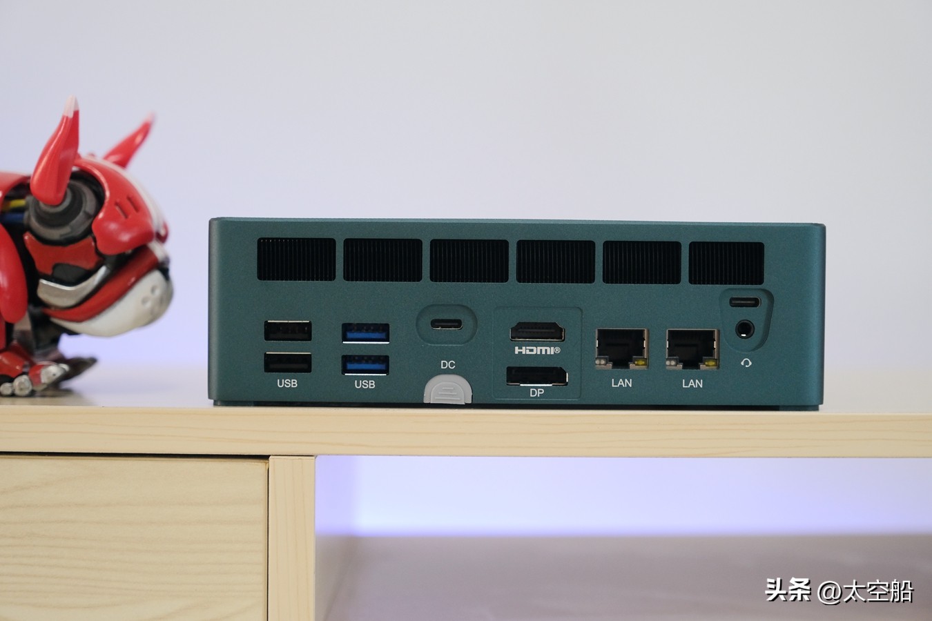 零刻gtr7和同配置笔记本,零刻gtr7电脑测评