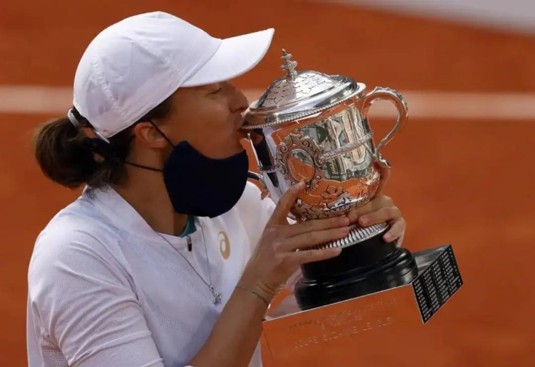 热点||挑战世界第一，这个19岁中国网球美少女是下一个李娜么？