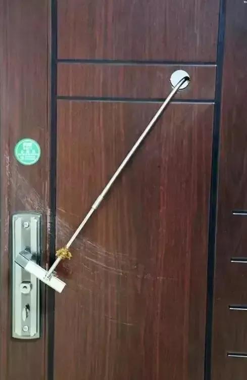 防止防盗门被盗,注意防范防盗门被撬