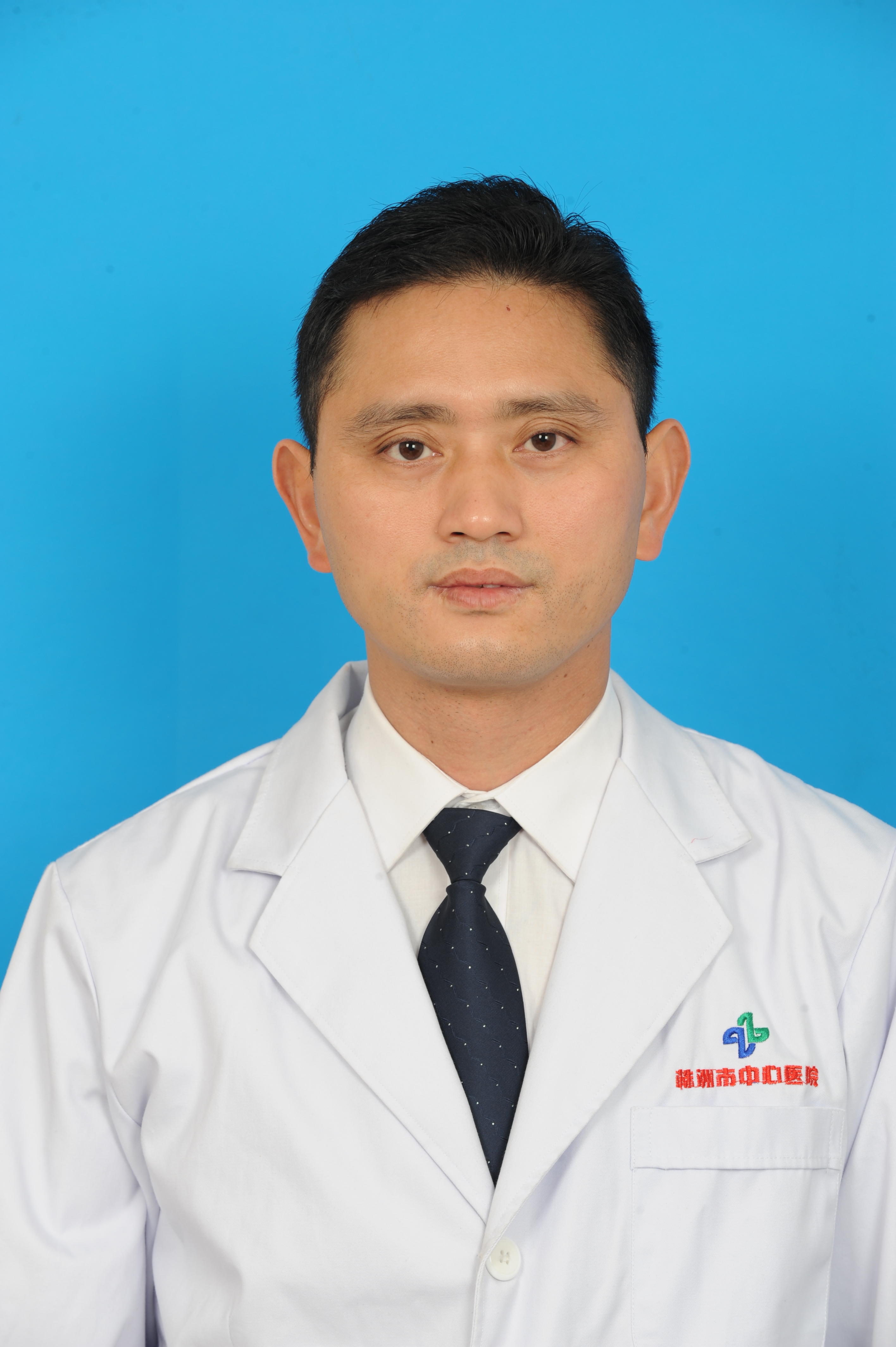 株洲市中心医院田心院区首例微创单孔胸腔镜患者术后三天痊愈出院