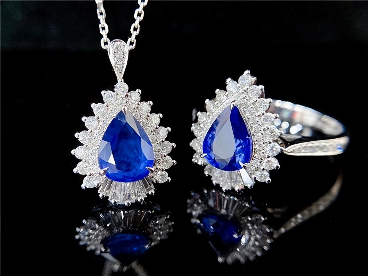 金盈丰珠宝让您拥有一个独一无二的珠宝选择