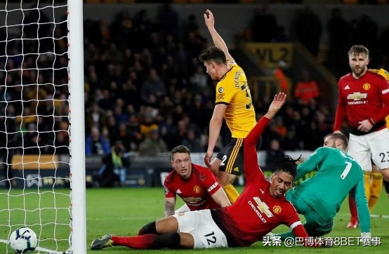 巴萨的后卫皮克,巴萨的中场球员