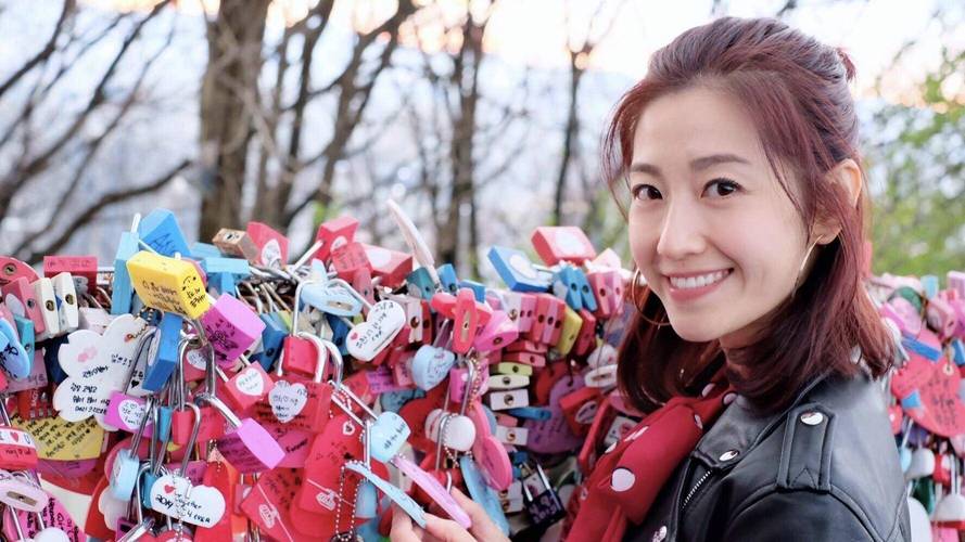 tvb陈自瑶颁奖礼走秀,tvb红地毯陈自瑶最佳女配角