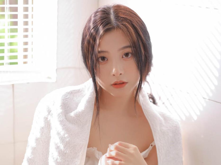 怎么跟女生聊天聊些什么话题,和女生聊天聊点啥话题比较好