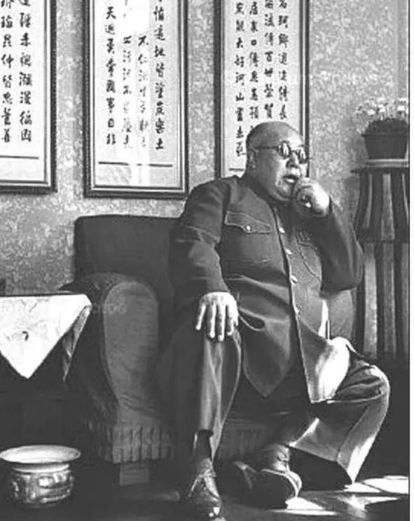 1949年马鸿逵拒绝起义并叫嚣：我对*产党共**有恩，打赢解放军再谈和