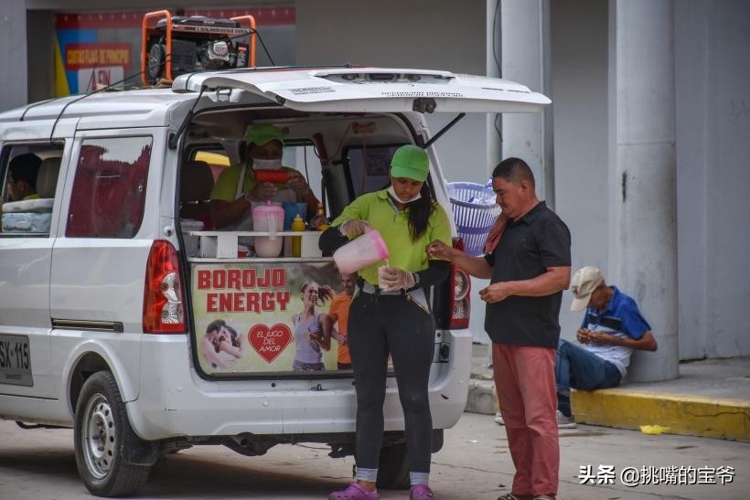 坐在赤道上，气候似云南的南美小国，数百种水果让人口水不断