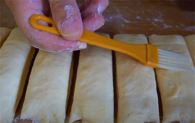 早餐油条制作方法速冻,速冻油条怎么做又软又好吃