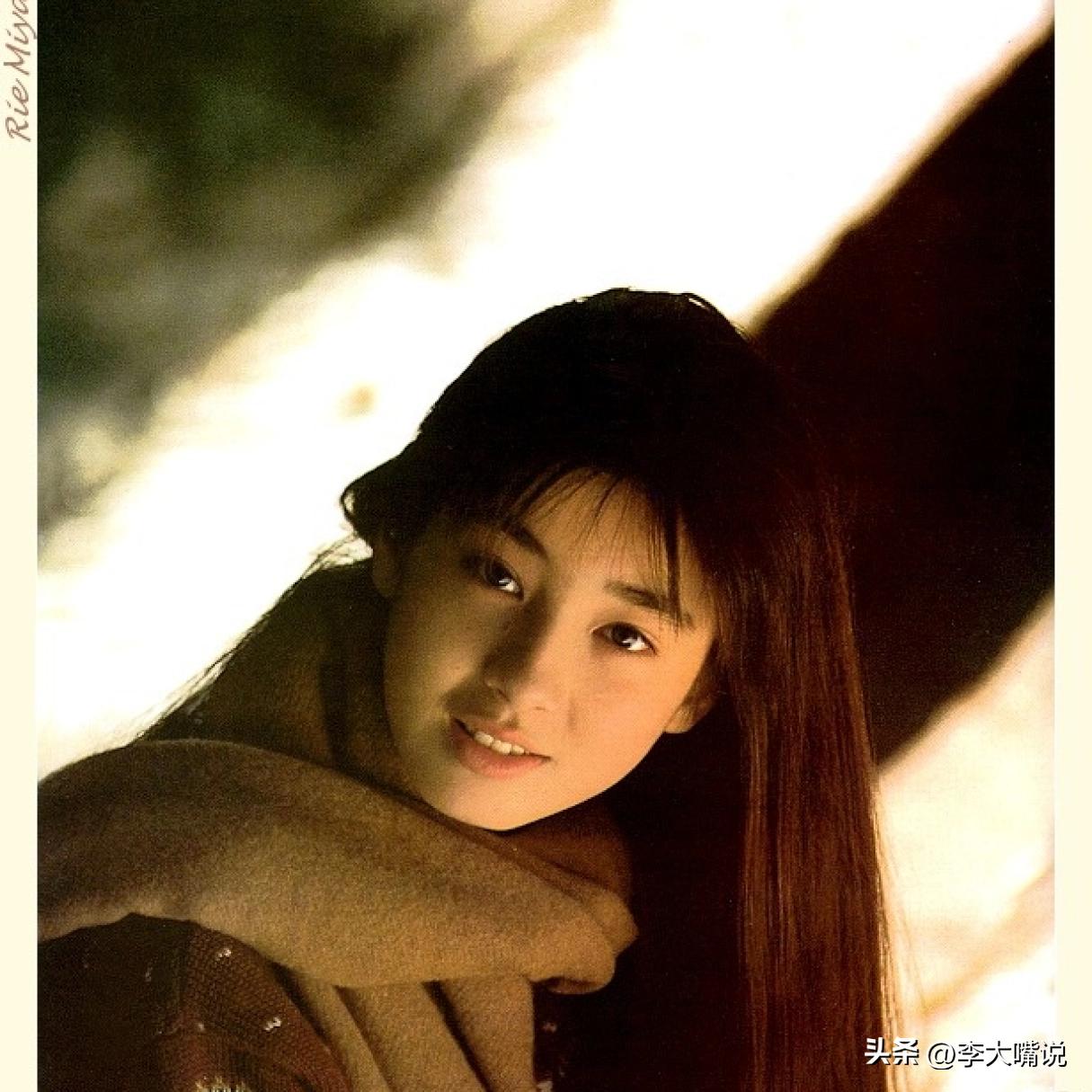 被母亲送给导演，被强迫拍摄，她的一生有多可悲