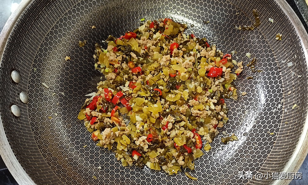 酸菜酸汤面最正宗做法,开胃酸菜汤面