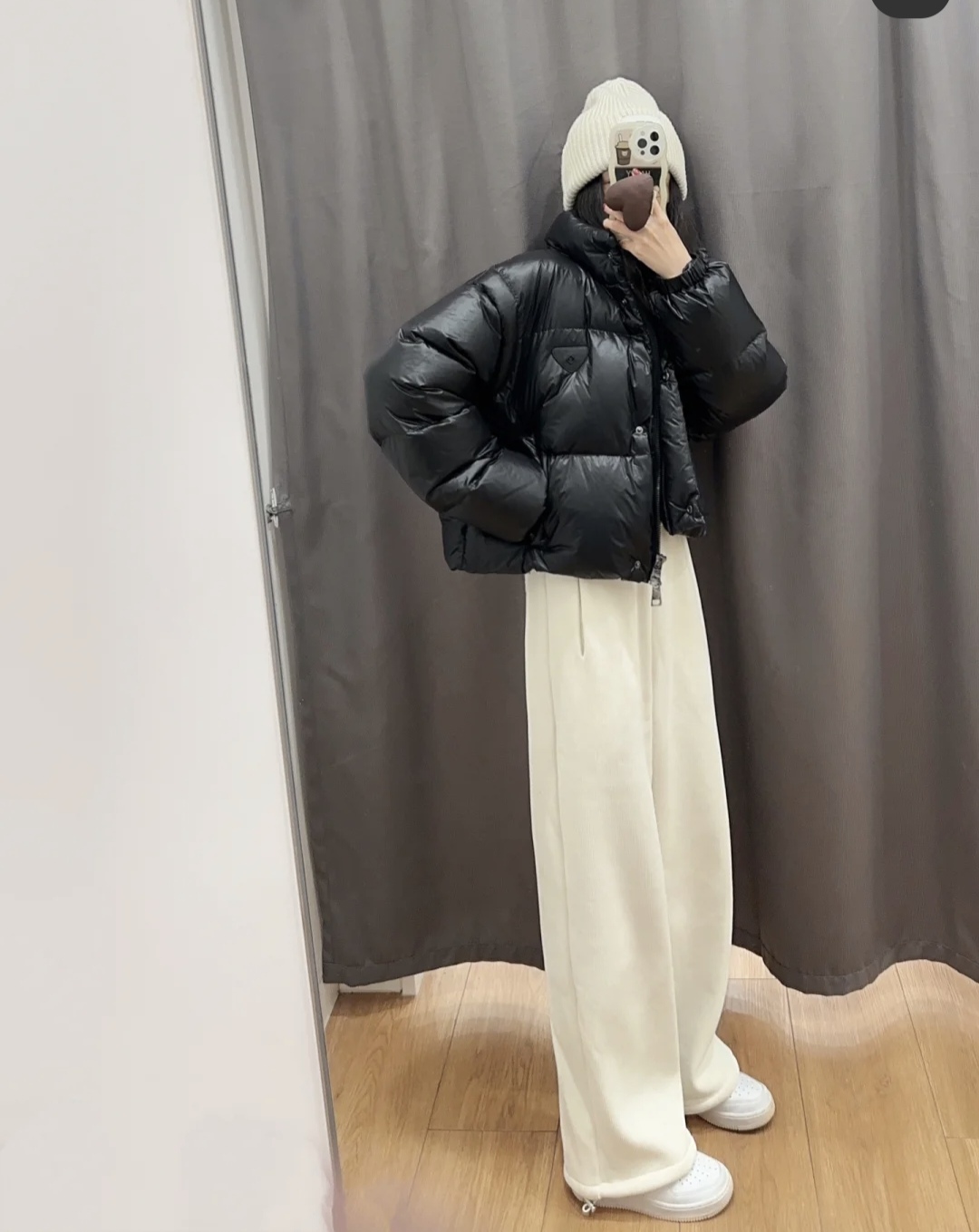 羽绒服搭配什么裤子女孩,女羽绒服和裤子配什么鞋子好看