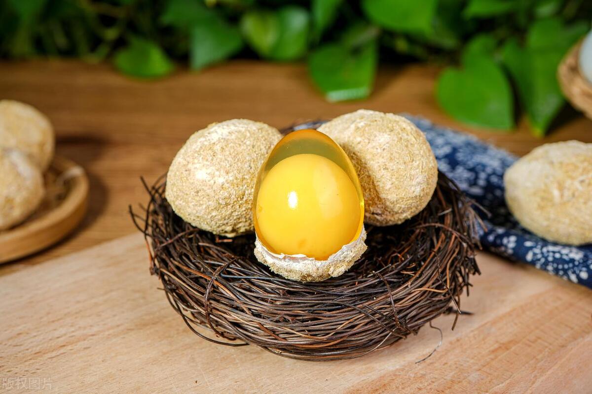 常温鸡蛋好打发还是冷藏好打发,做蛋糕的鸡蛋要冷藏的还是常温的