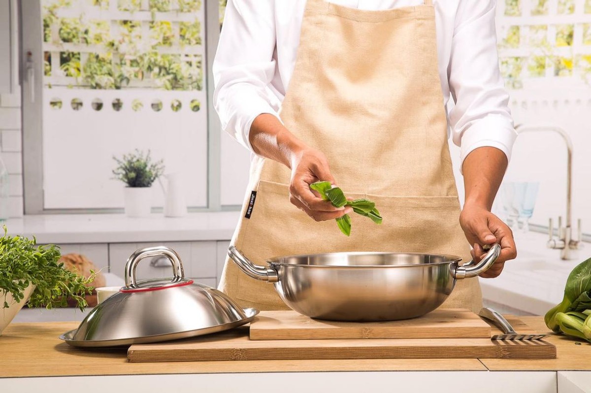 为什么现在用不锈钢炒锅多,不锈钢锅和铁锅炒菜哪个好