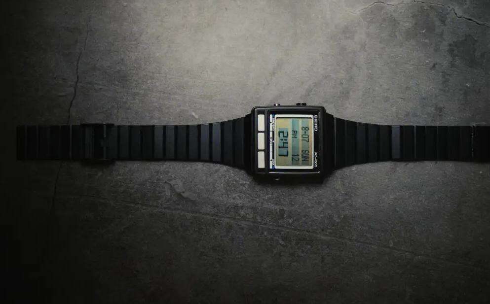 刚买的电子表慢30秒正常吗,手表调时间教程电子表慢一点