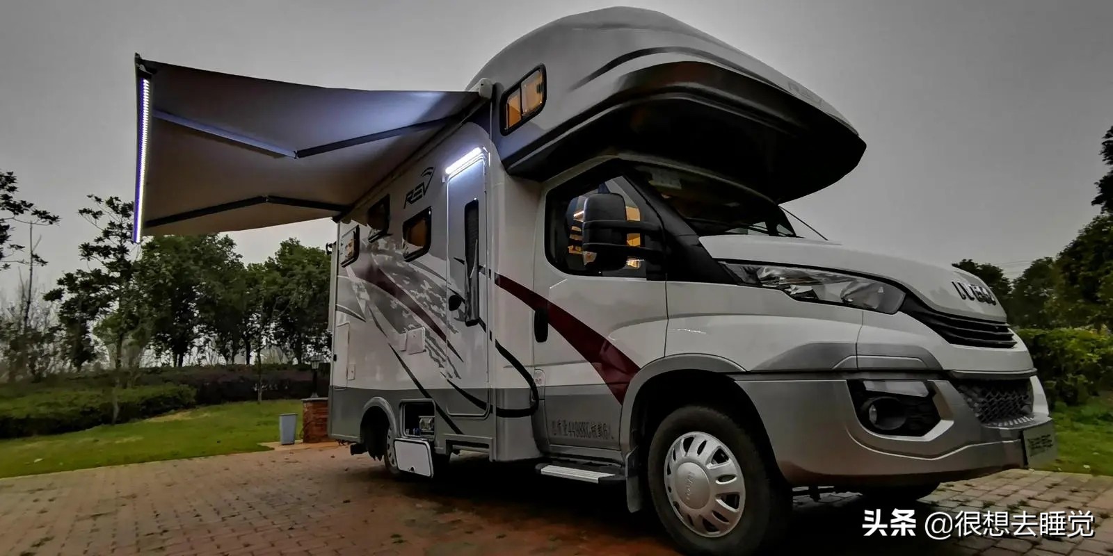 奔驰汽车付费解锁多少钱,奔驰所有车都有付费功能