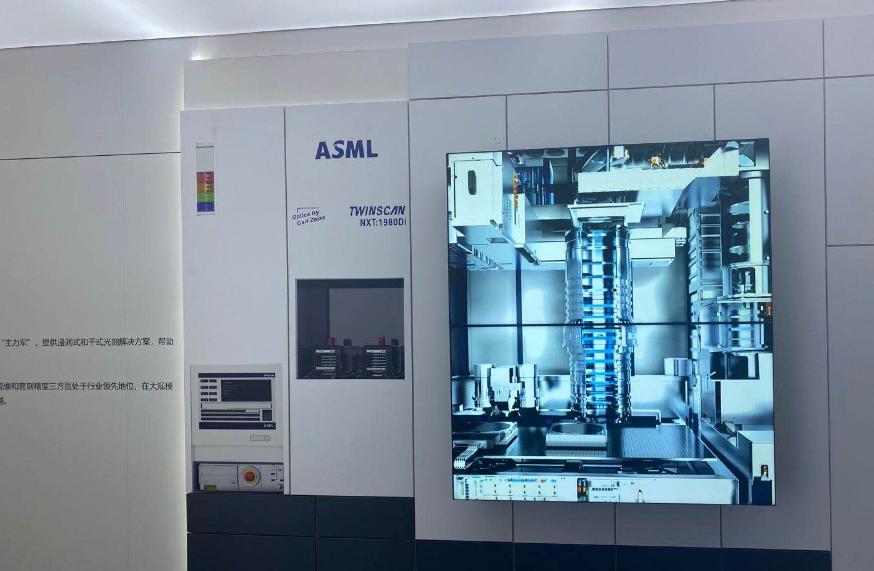 最近荷兰卖给中国光刻机了吗,荷兰对中国光刻机进展最新表态