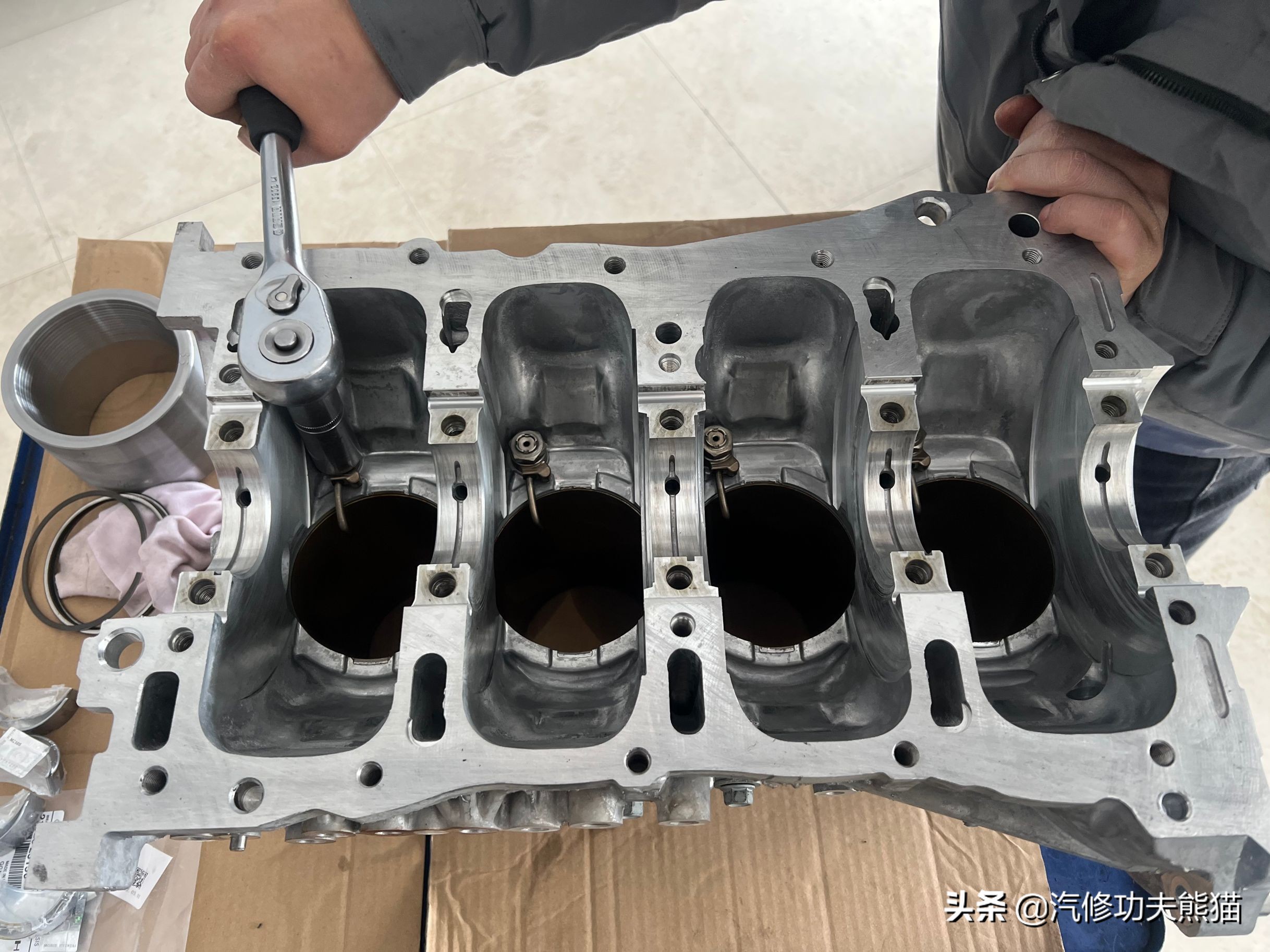 全新胜达大修,现代全新胜达9万公里烧机油