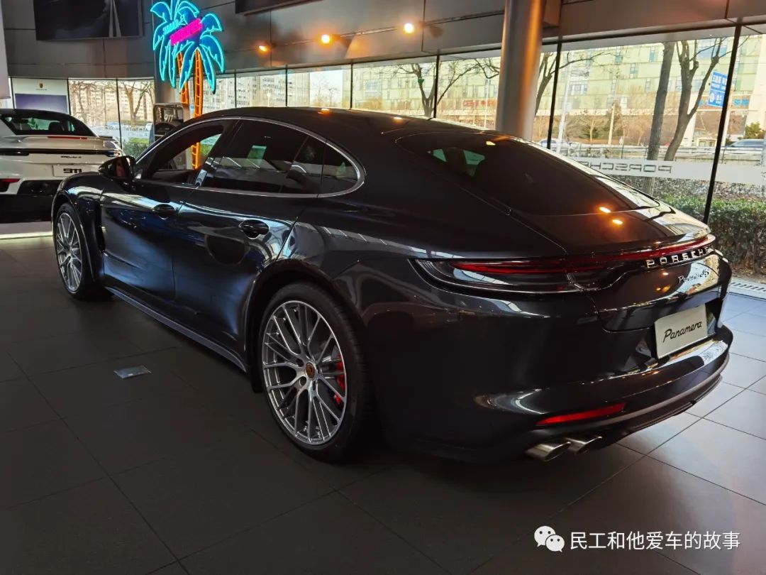 保时捷冰莓粉taycan是911还是718 (保时捷718 macan taycan)