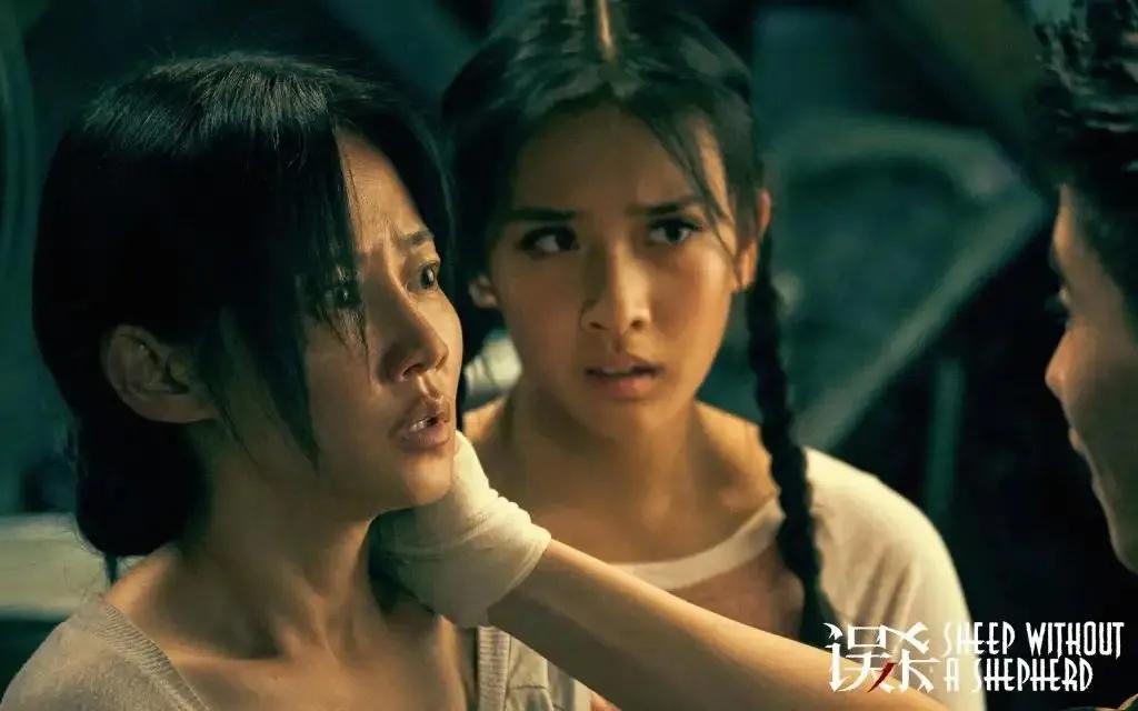 看《误杀》里的平平和素察的遭遇,才知道贫富家庭教育的巨大差别