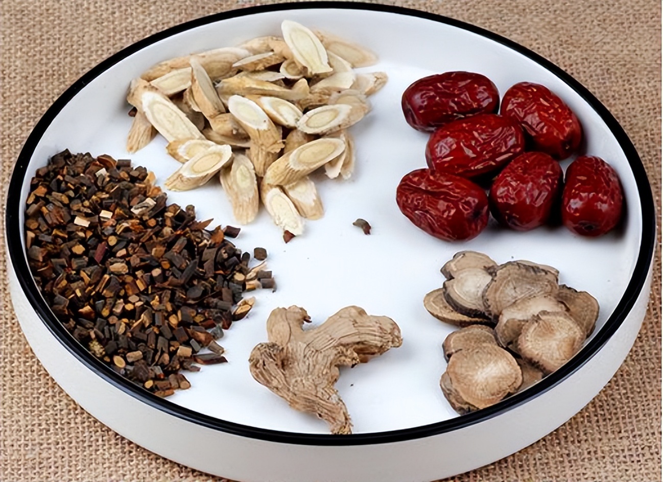 木，就是堵了！张仲景的一张方，通经络，疏血瘀，专治手脚麻木