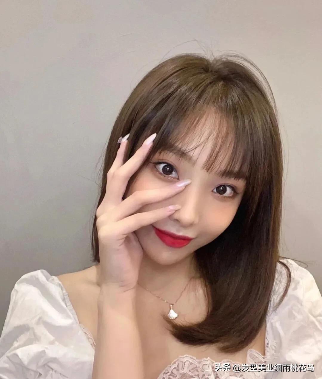 2023中长发型女最新减龄,女发型2023流行发型