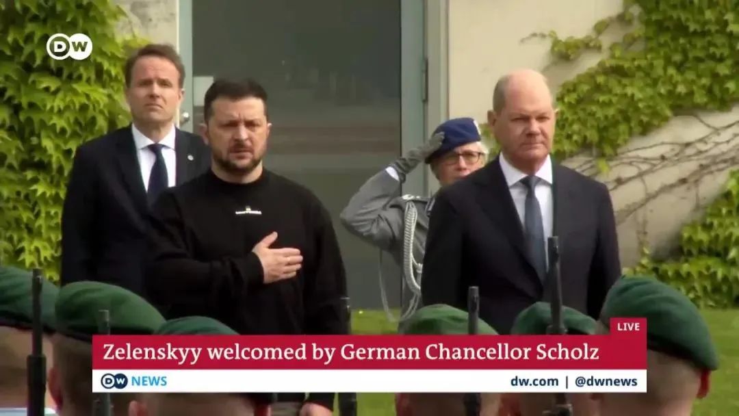 从捐5000头盔到30亿军援,德国脑筋急转弯