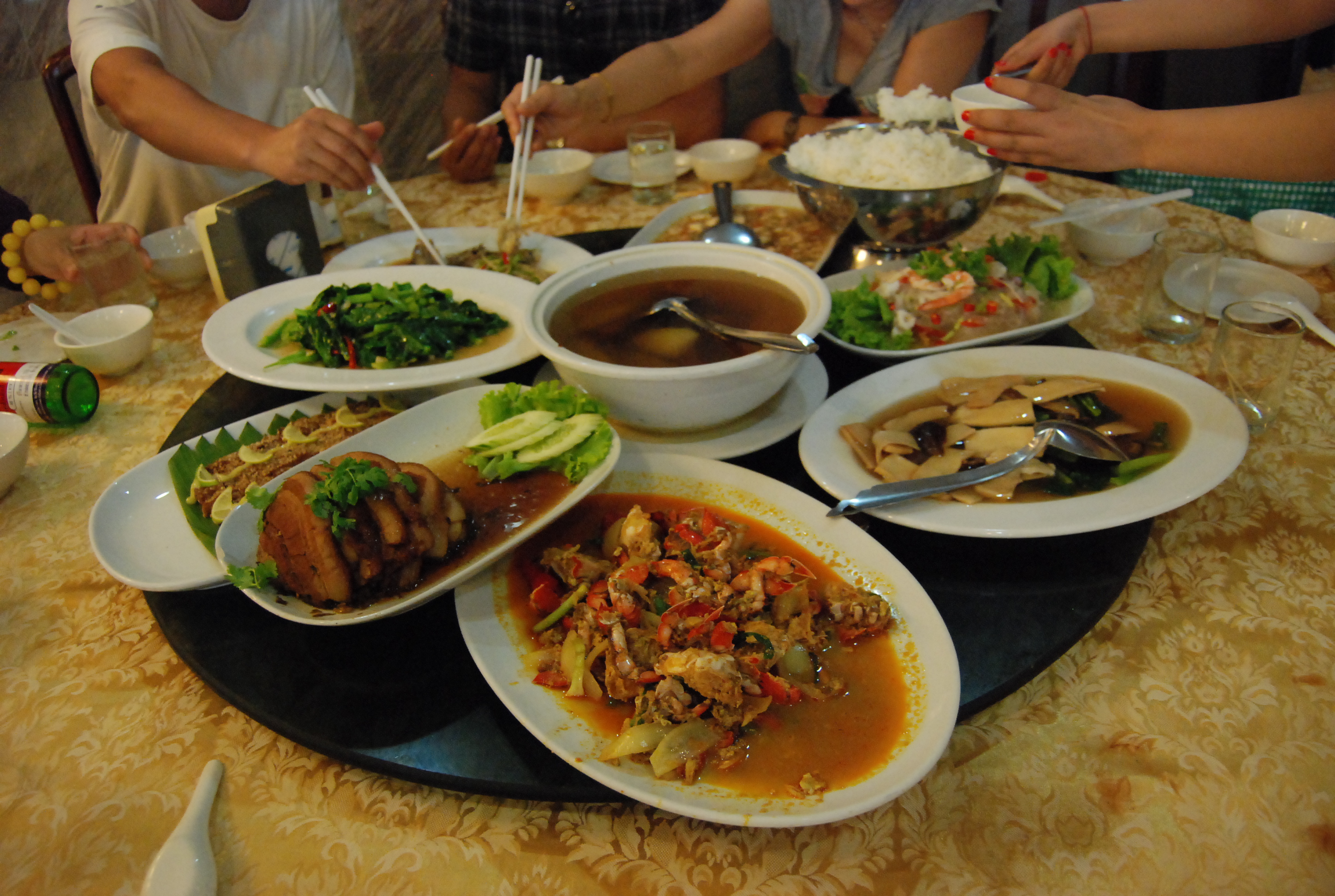 三亚和泰国哪个更适合旅游,三亚旅游和泰国旅游花费差多少钱