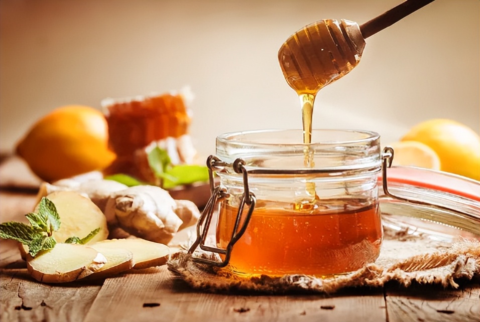 肺受伤怎么治用什么草药,秋天润肺养肺喝什么