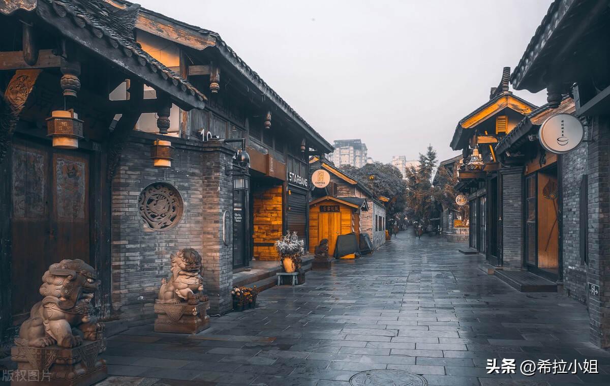 成都到乐山途中有哪些旅游景点,四川成都附近的旅游景点有哪些