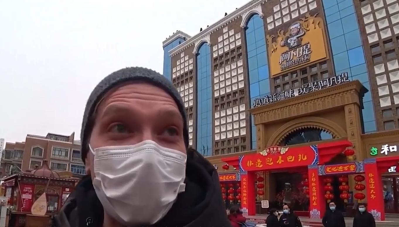 老外采访新疆人民生活太幸福,外国人评价新疆真实感受