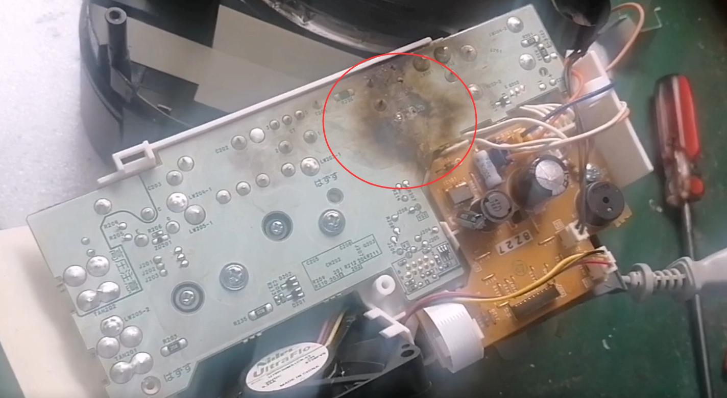 日本电饭煲误插220v烧坏怎么修,进口电饭煲烧坏了怎么修理