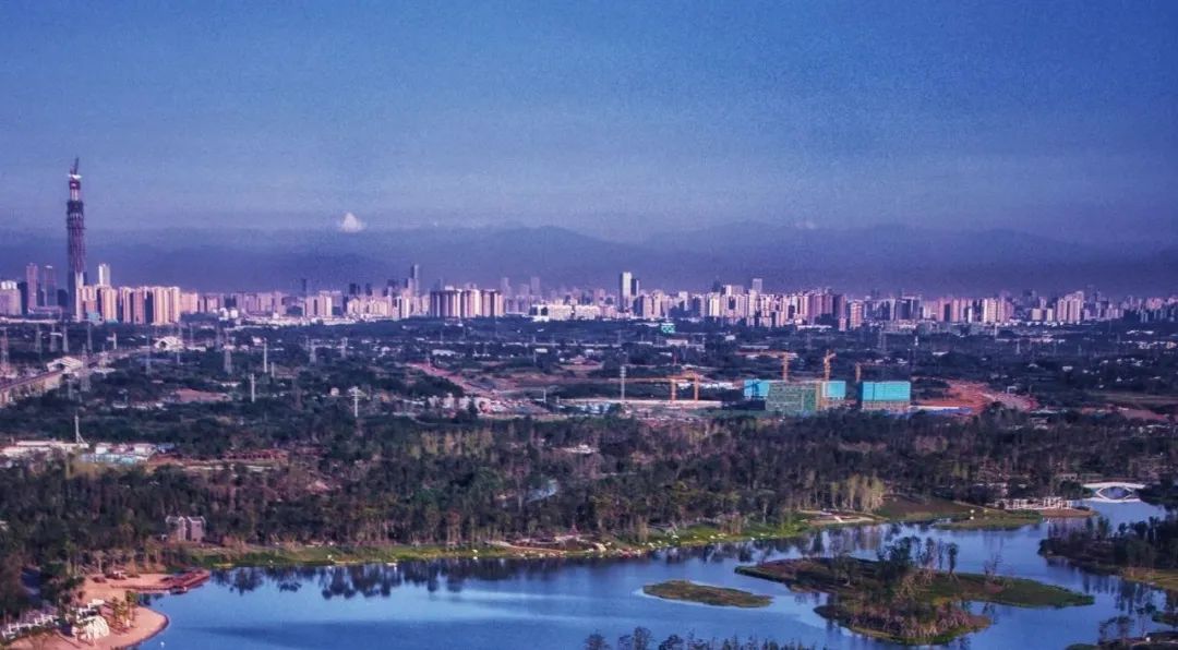 一栋“近零碳建筑”和一条“翡翠项链”引领绿色发展