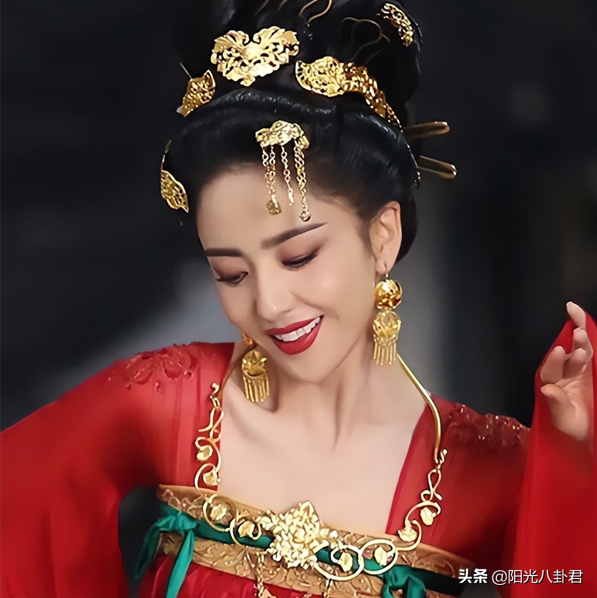 素颜显清纯化妆更迷人视频,素颜显清纯化妆有气质