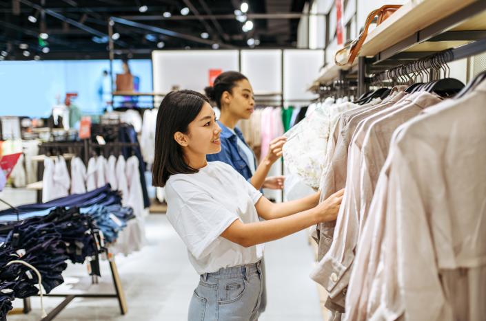 服装店装修设计简单高级,棉麻服装店设计装修效果图