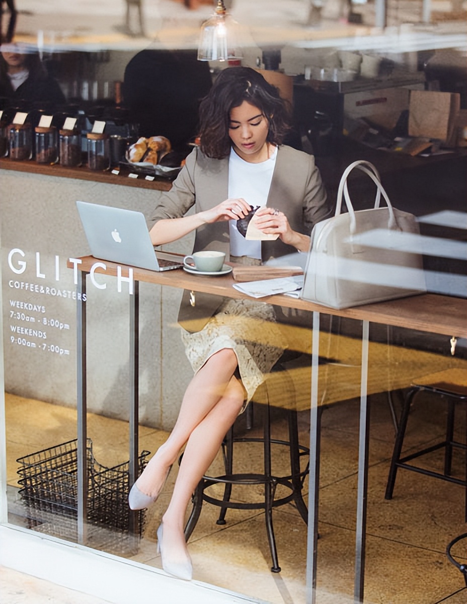 休闲西装运动鞋穿搭,穿休闲西装可以搭配的休闲运动鞋