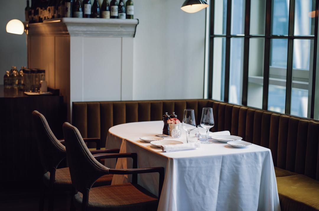 配备一星米其林黑珍珠餐厅,比米其林黑珍珠高端的餐厅