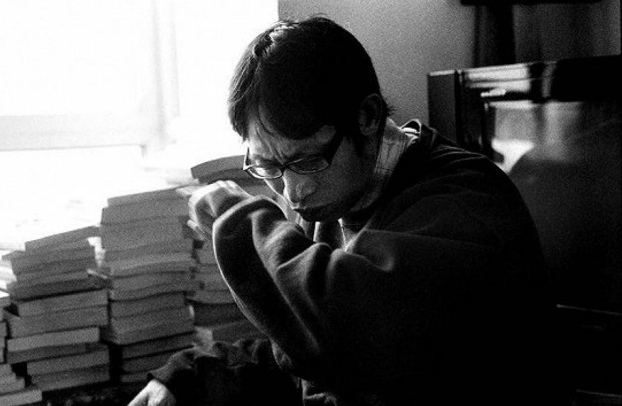 2008年汶川地震，丢下学生逃跑的北大才子范美忠，后来怎么样了？