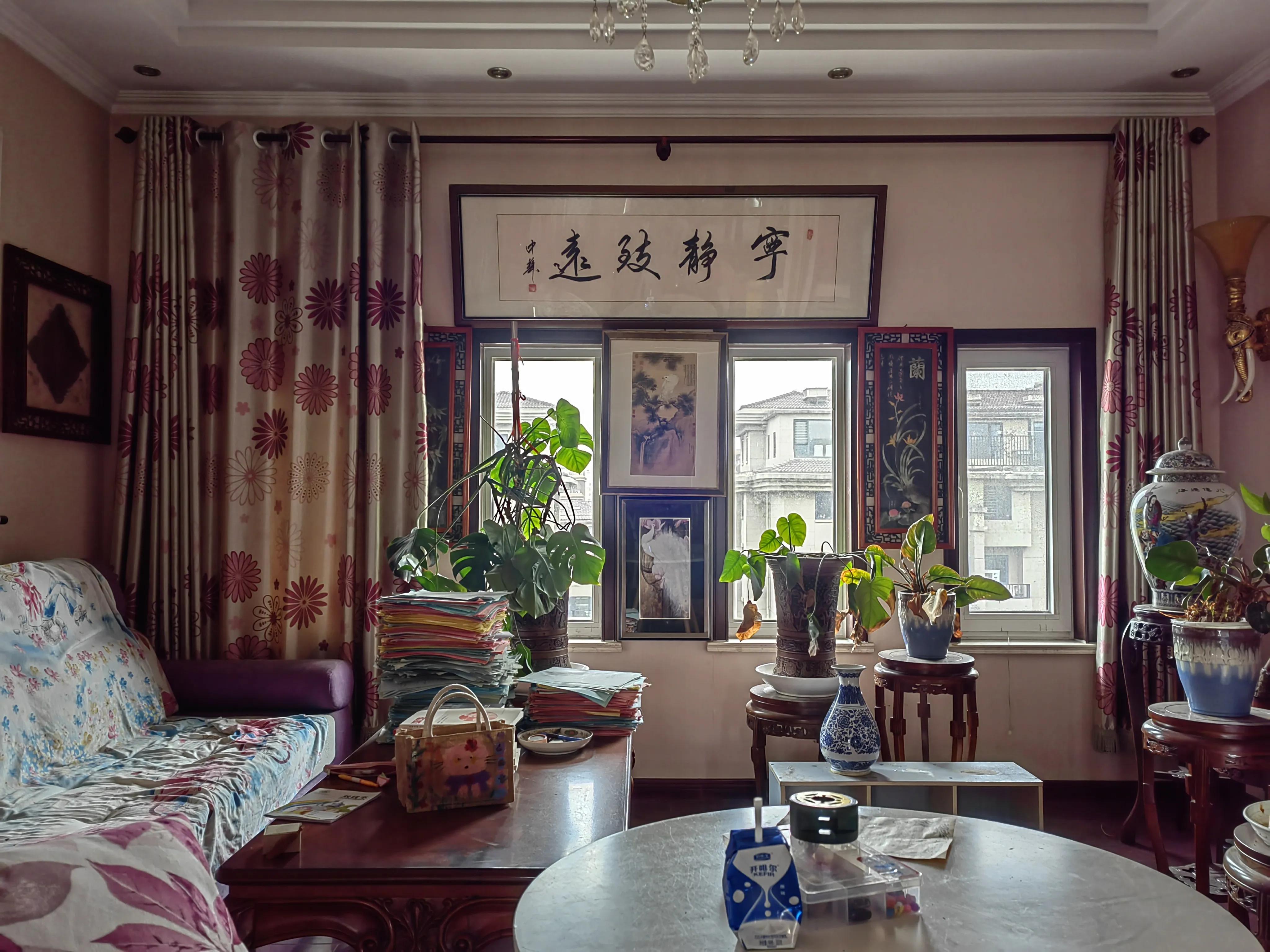 封控期间，一个人一见到我，就说他快疯了。怎么办呢？