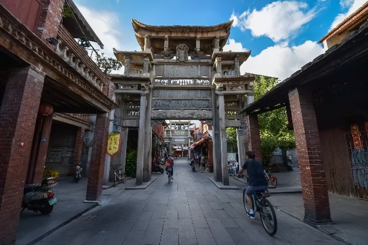 闽山闽水物华新在师生中引热议,闽南旅游推荐漳州旅游攻略