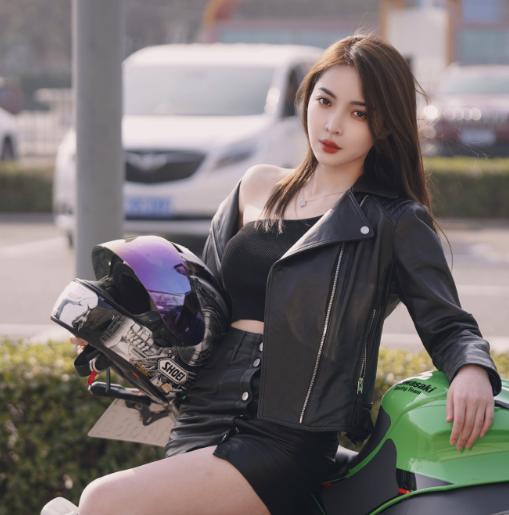 台球女神美貌不输潘晓婷,台球女神一杆清台